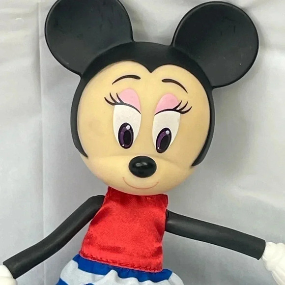 Jakks Pacific Minnie Mouse 2020 Darling Tots Doll - Picture 2 of 8
